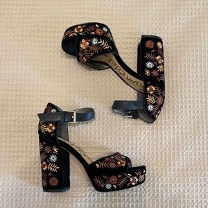 Rare Sam Edelman Black Velvet Floral Embroidered Platform Sandals